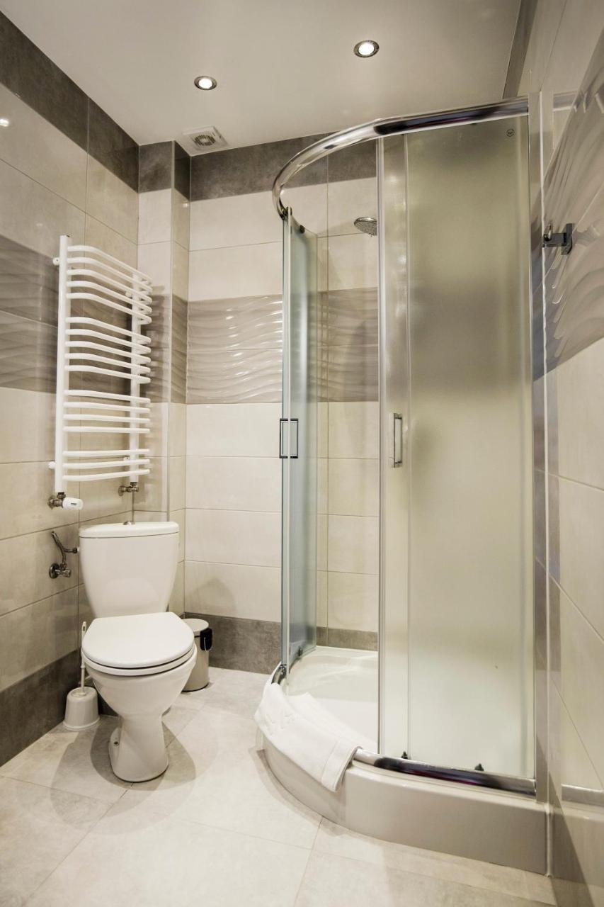 Gosciniec Ceglane Katy Hotel Dwikozy Buitenkant foto
