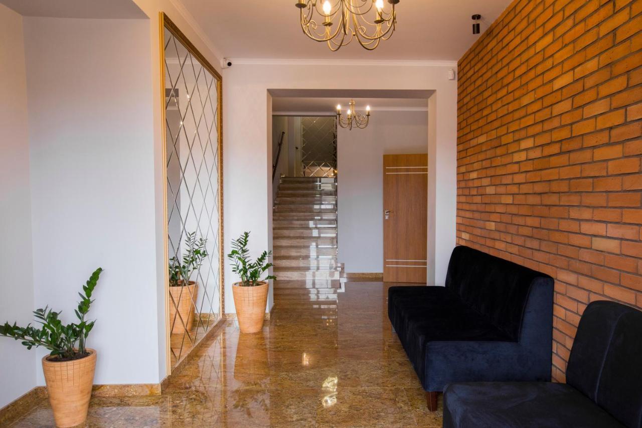 Gosciniec Ceglane Katy Hotel Dwikozy Buitenkant foto