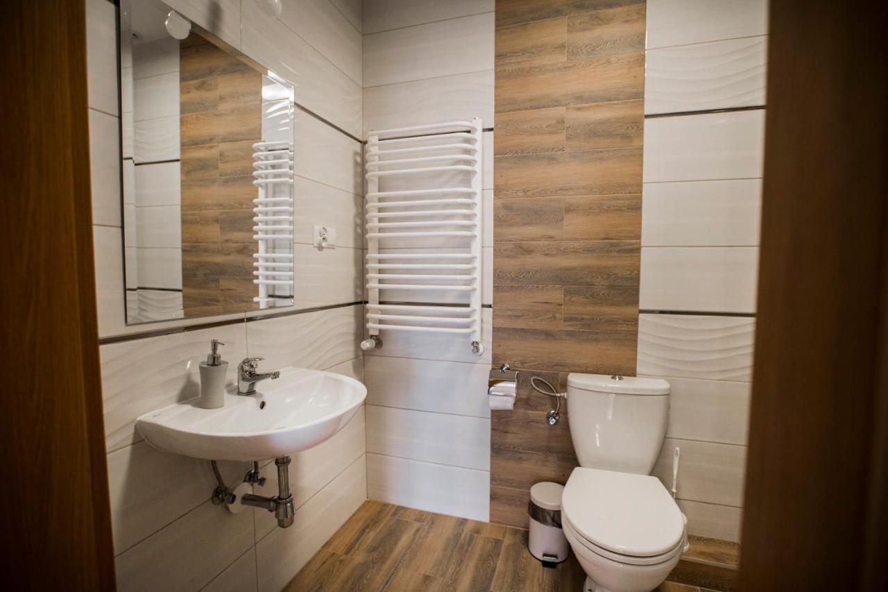 Gosciniec Ceglane Katy Hotel Dwikozy Buitenkant foto