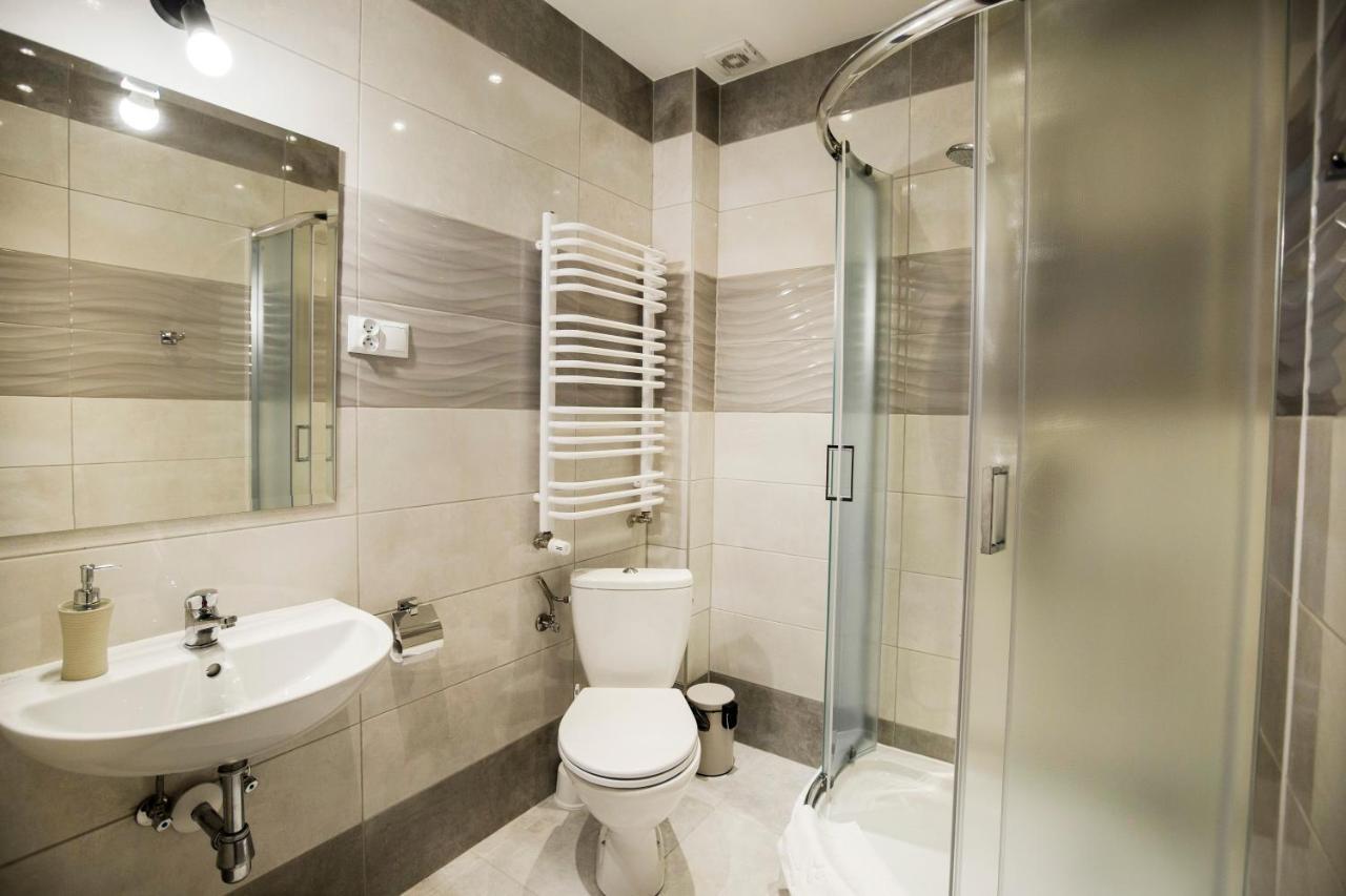 Gosciniec Ceglane Katy Hotel Dwikozy Buitenkant foto