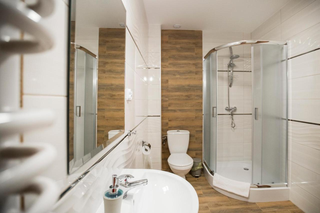Gosciniec Ceglane Katy Hotel Dwikozy Buitenkant foto