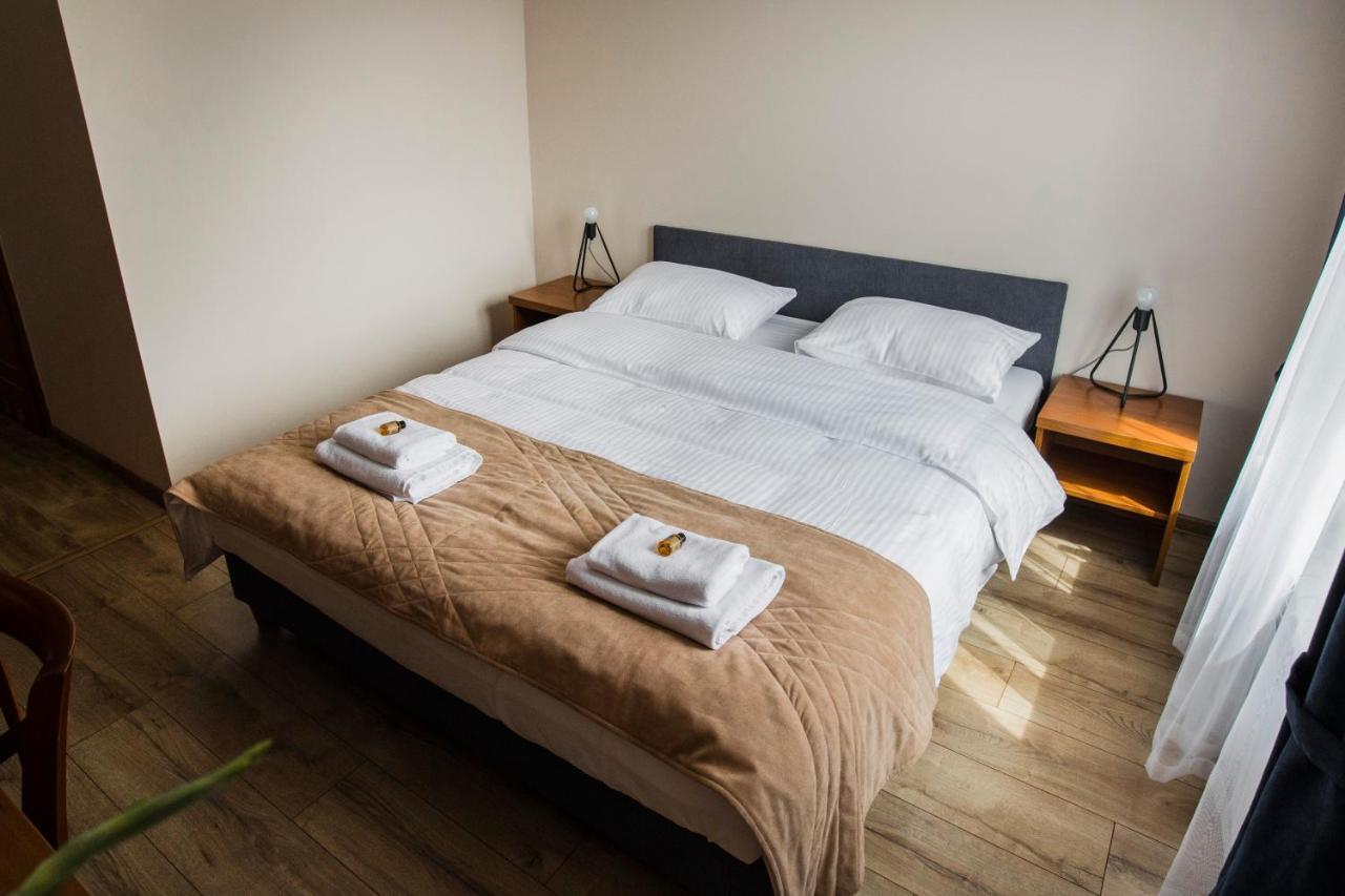 Gosciniec Ceglane Katy Hotel Dwikozy Buitenkant foto