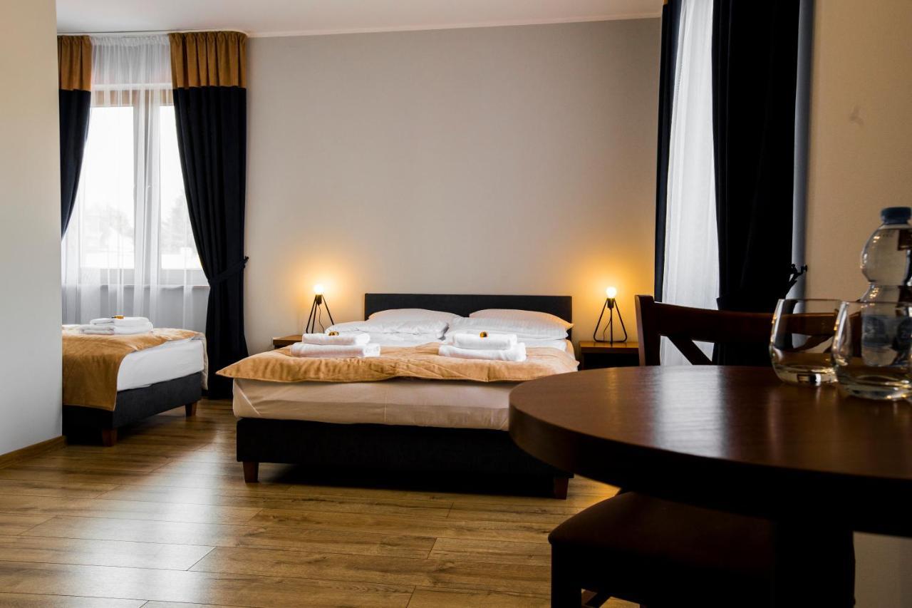 Gosciniec Ceglane Katy Hotel Dwikozy Buitenkant foto